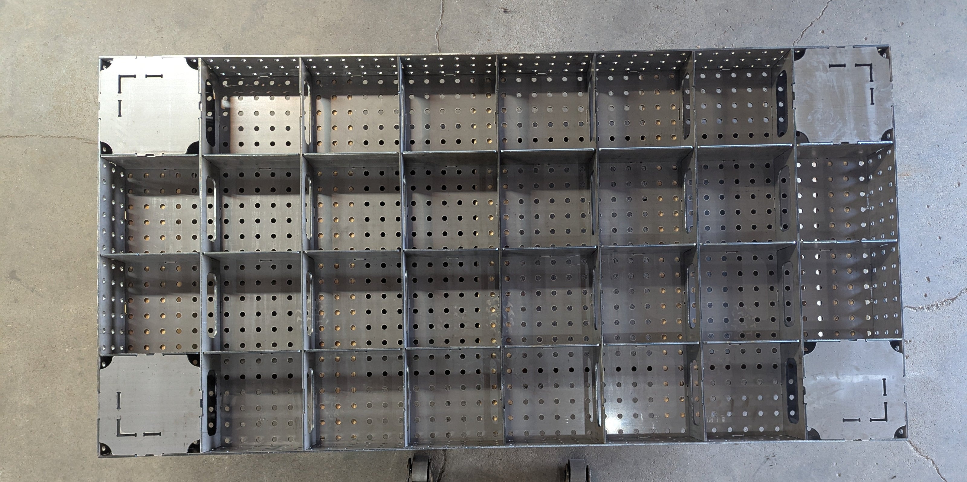 Welding fixture table leg detail